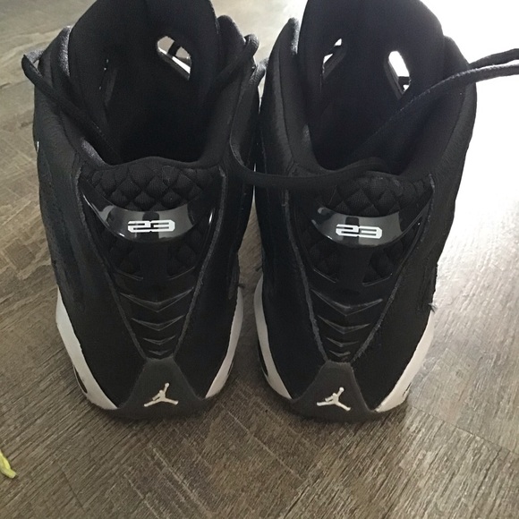 Men’s size 9 Max Aura Jordan’s - Picture 3 of 3